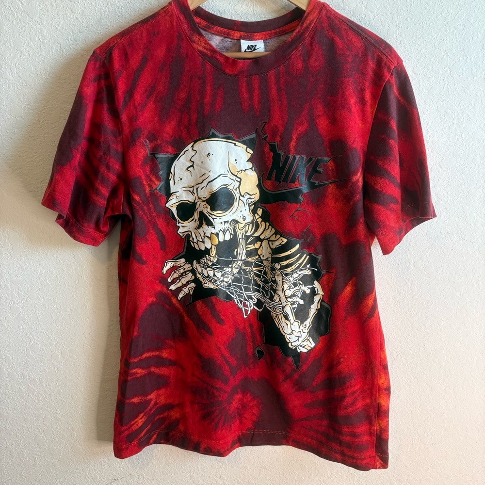 Nike Sportswear Tie Dye Skull Shirt Red Black Men’s Size Medium